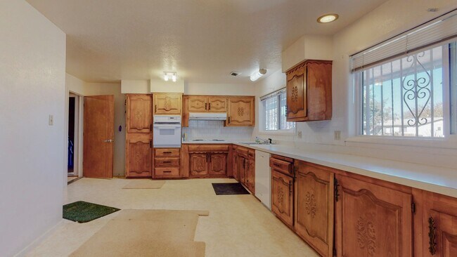 Building Photo - NORTH VALLEY 3 Bedroom  2 Bath