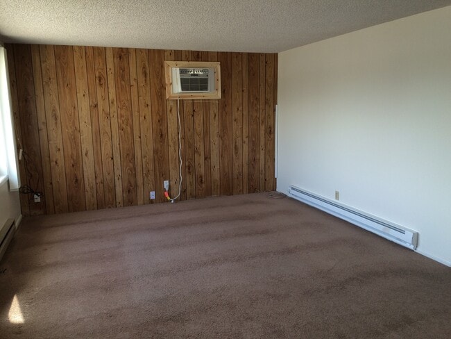 Building Photo - Pet Friendly / House for Rent!!