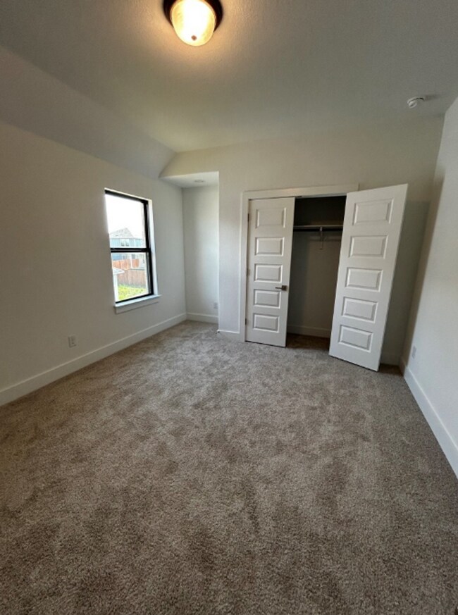 Building Photo - Coming Soon!  4 BR/3BA | Single Family Home | 1-Car Covered Parking | In Liberty Hill!