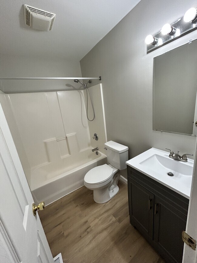 Building Photo - 2803 Willowpark Dr