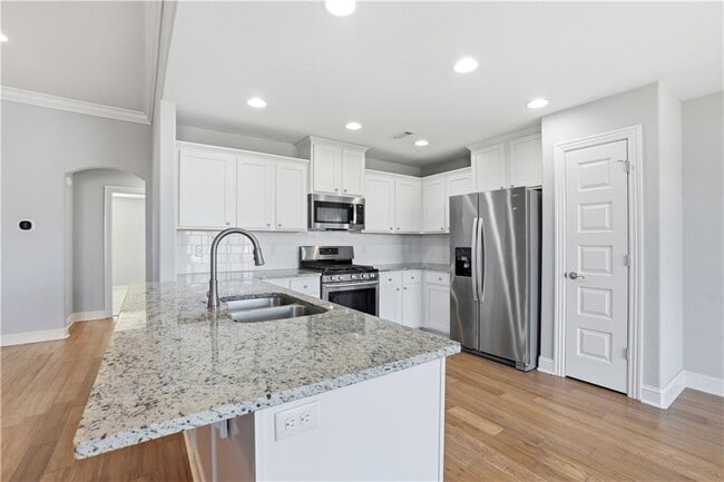 Building Photo - 2007 W Gilligan Ave