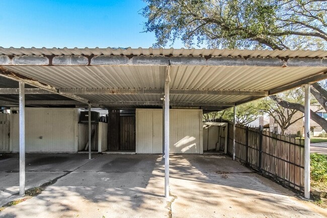 Building Photo - 13483 Castilian Dr