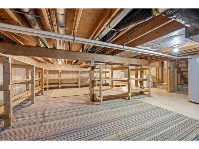 Building Photo - 1008 3rd St NE