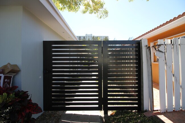 Building Photo - 2548 SE 14th St