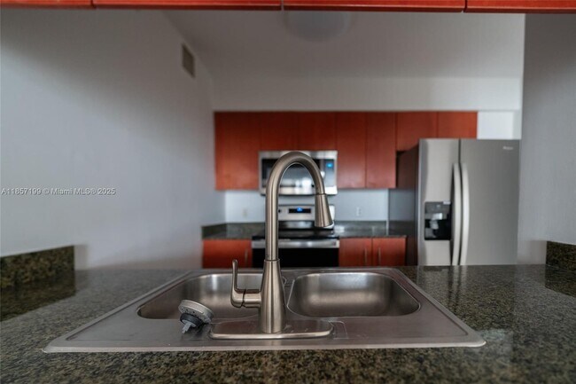 Building Photo - 1200 Brickell Bay Dr