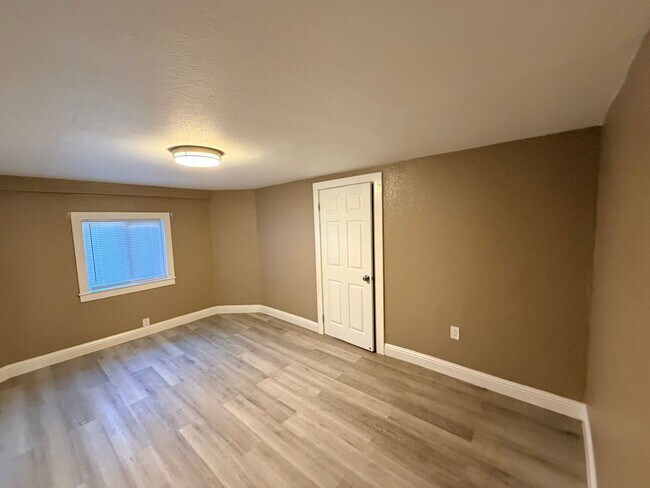 Building Photo - 1224-1226 Campbell St