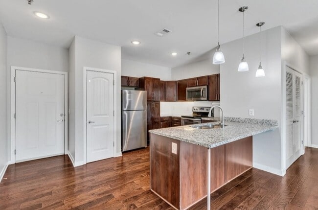 Building Photo - 1118 Litton Ave