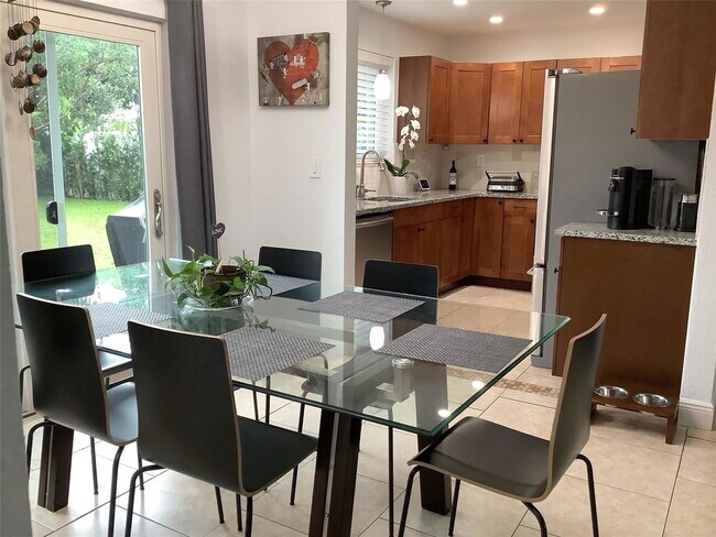 Building Photo - 8881 SW 21st St