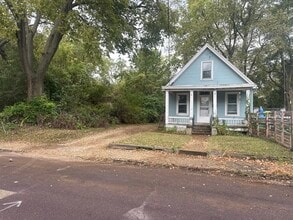 Building Photo - 619 Fairholm Ave