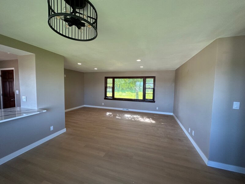 Building Photo - 21795 Longview Dr