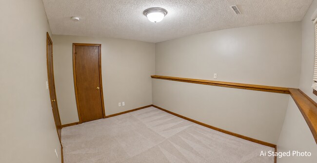 Building Photo - 2041 Shirley Ln