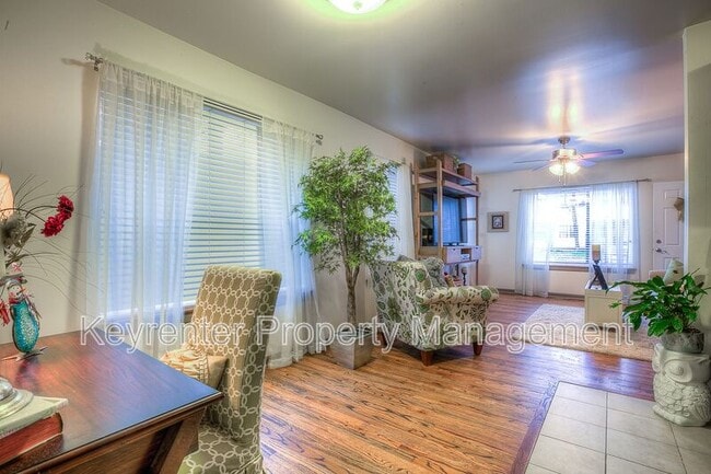 Building Photo - 1308 NW 16th St