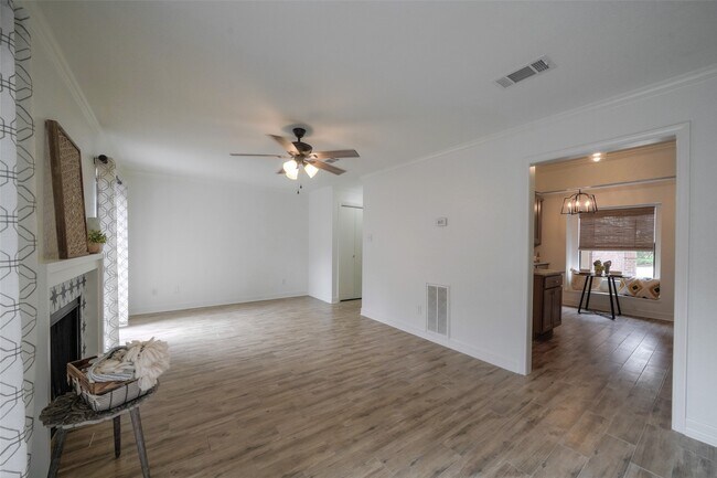 Building Photo - 2807 Elm Grove Ct