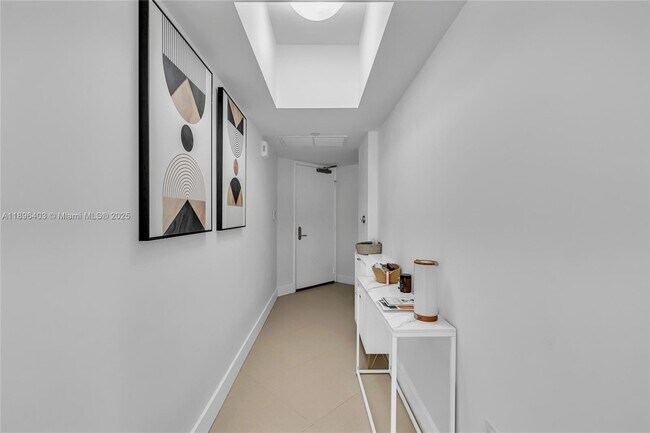 Building Photo - 20000 E Country Club Dr