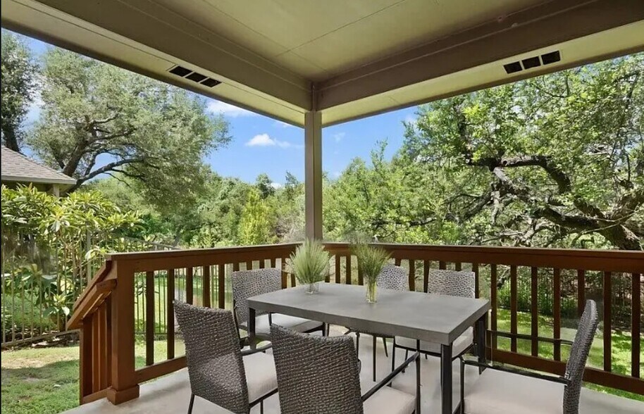 Building Photo - 10812 Casitas Dr