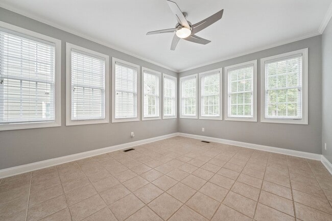 Building Photo - Gorgeous 4br/3ba Two Story House w/ Fully Fenced Backyard!