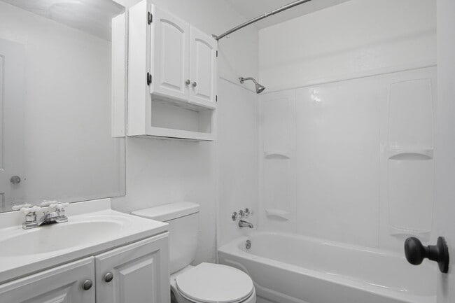 Building Photo - 549 E Ercoupe Dr