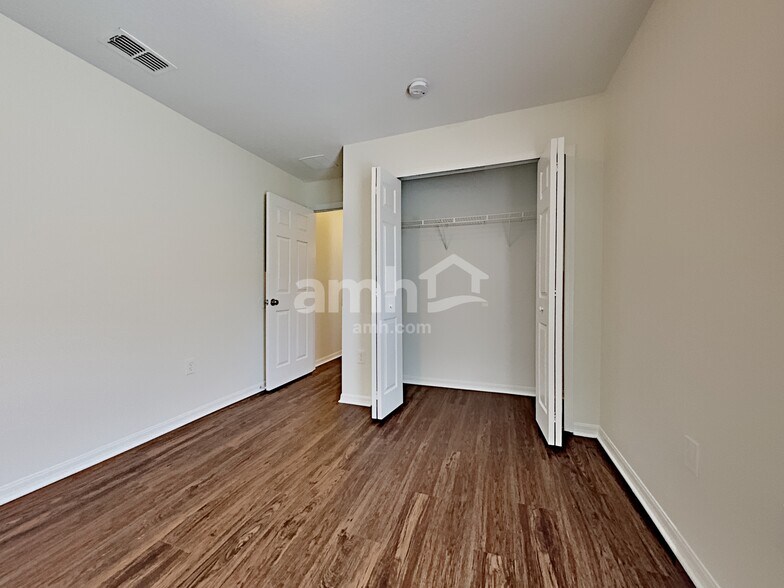 Building Photo - 16609 Rising Star Dr