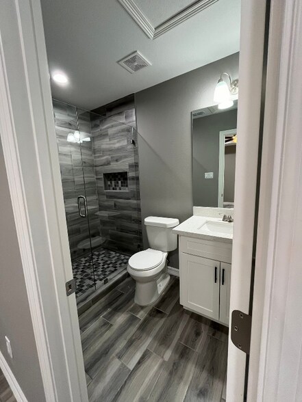 Building Photo - 6911 Venus Dr