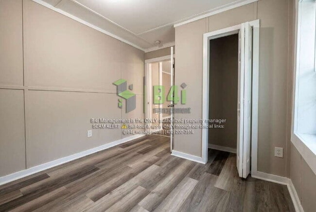 Building Photo - 907 L S Glencamp Way