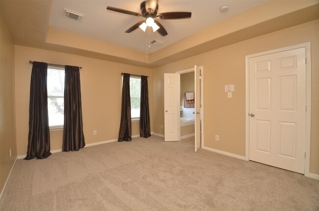 Building Photo - 2911 Meadowglen Cove