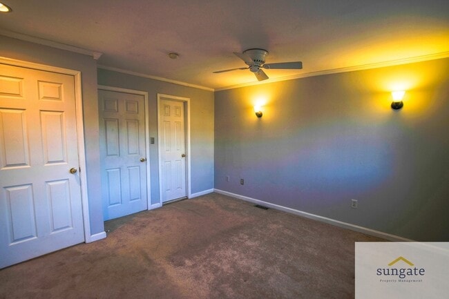 Building Photo - 615 S Glover St