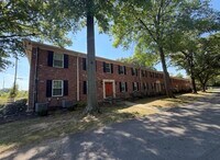 610-620 Breckenridge Ln Exterior - Plymouth Village Apartments