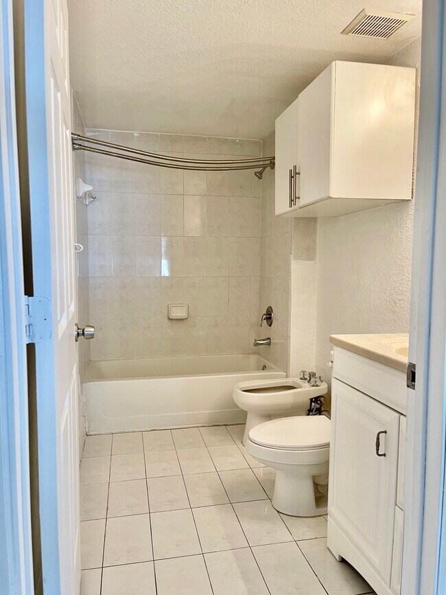 Building Photo - 17350 NW 67th Ave