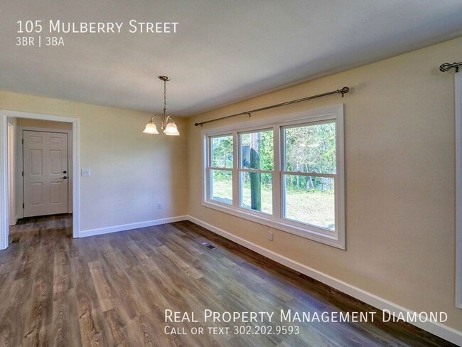 Building Photo - 105 Mulberry St