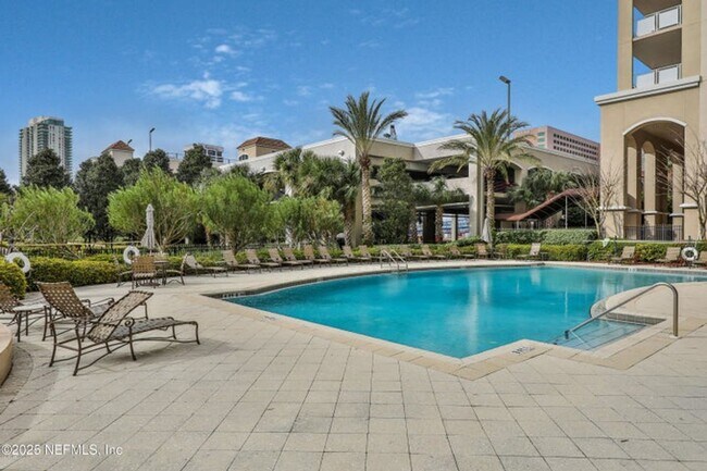 Building Photo - St Johns River Views!