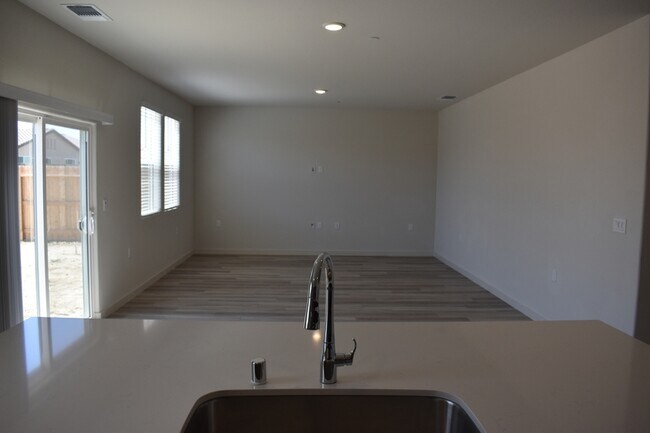 Building Photo - 4624 Athena Dr