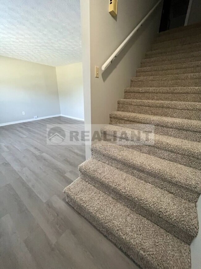 Building Photo - 314 Walters Ln