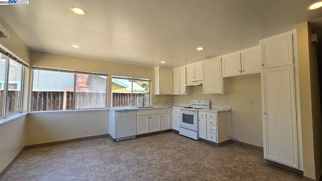 Building Photo - 4853 Sally Ct