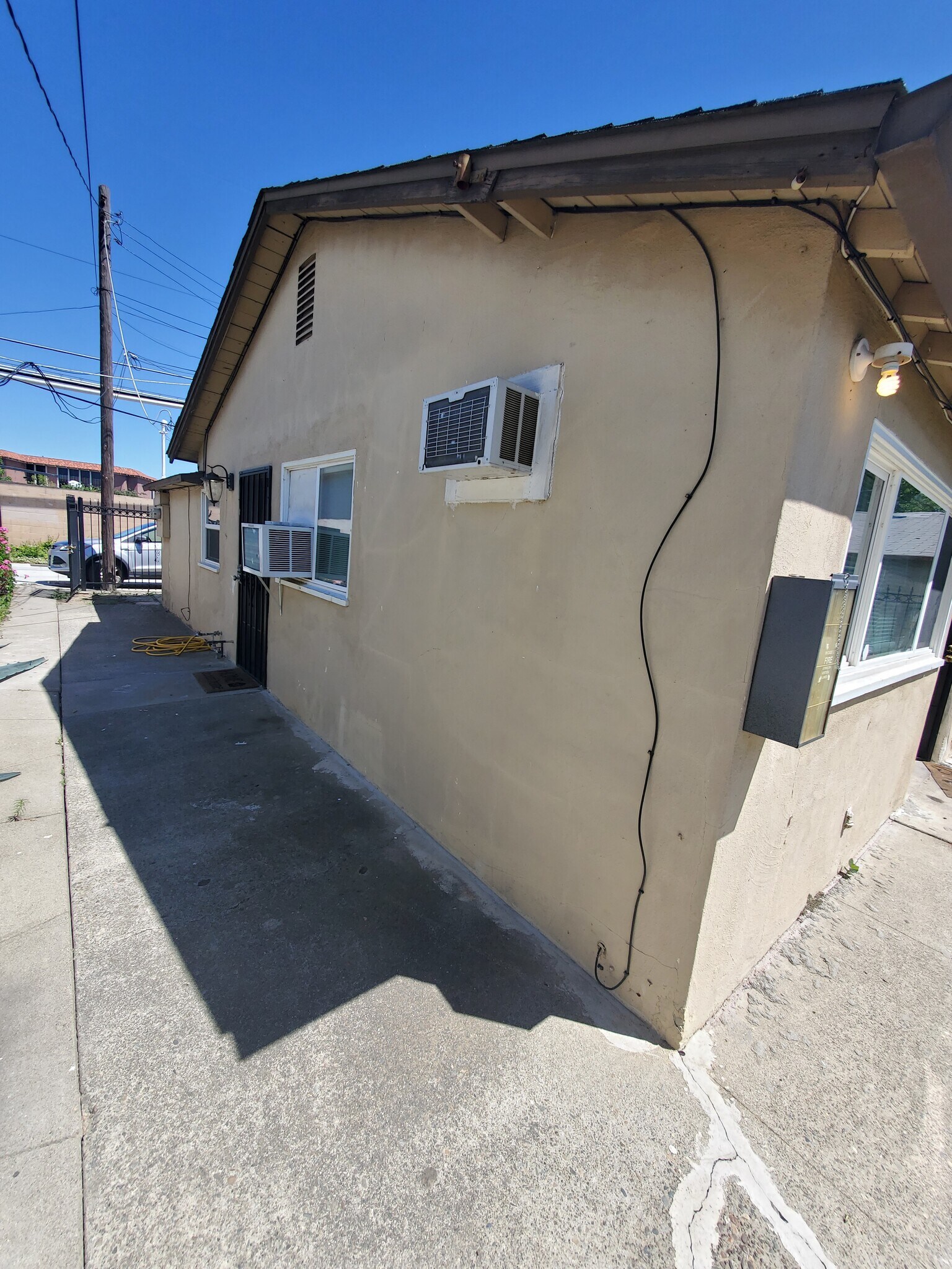 Building Photo - 2103 15th Ave