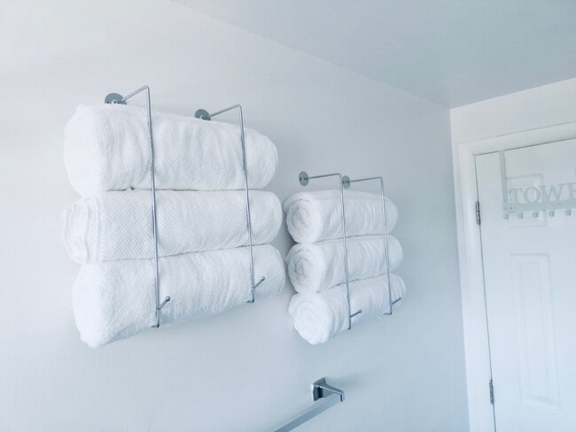 Building Photo - 8412 Westridge Dr