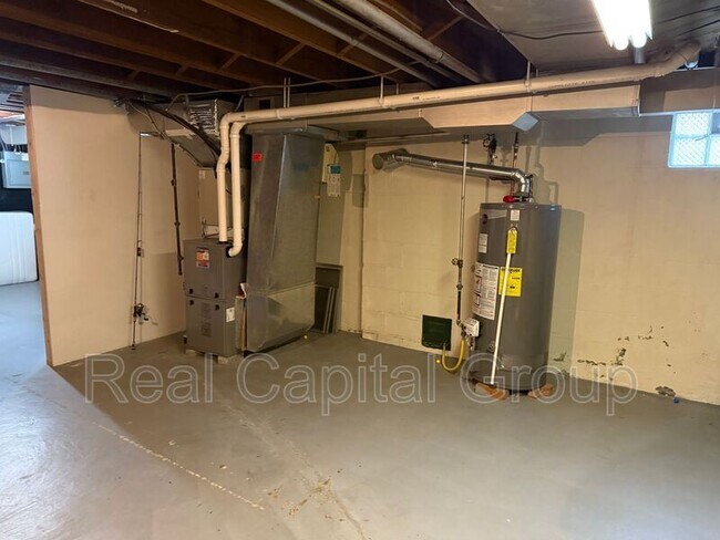 Building Photo - 226 Capen Blvd