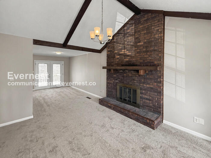 Building Photo - 617 Carson Crest Cir
