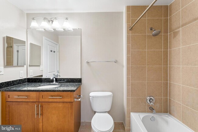 Building Photo - 155 Potomac Passage