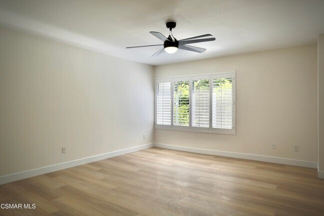 Building Photo - 11738 Moorpark St