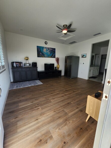 Building Photo - 4054 Azul Way