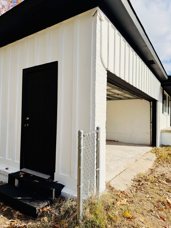 Building Photo - 403 Margo St