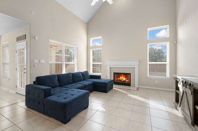 Building Photo - 9431 Thurber Ridge Dr
