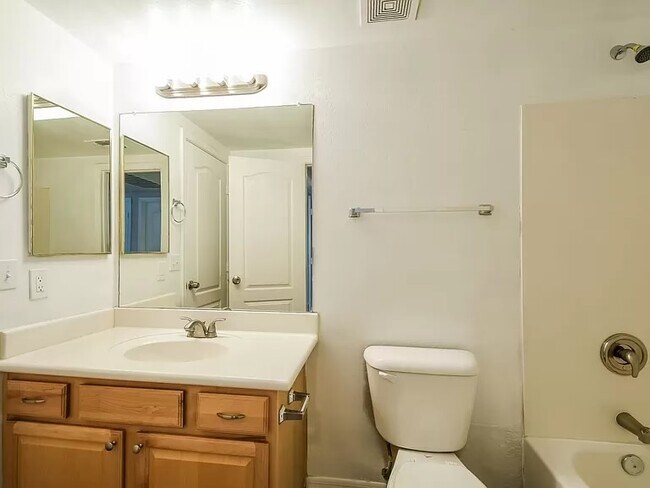 Building Photo - 6617 W Andrea Dr