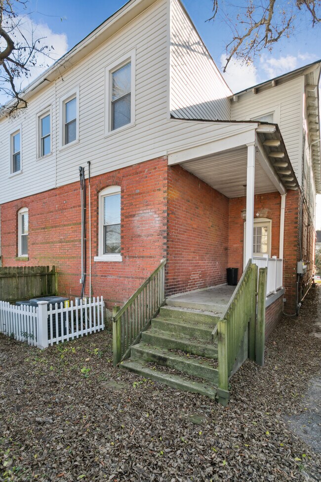 Building Photo - 349 51st St