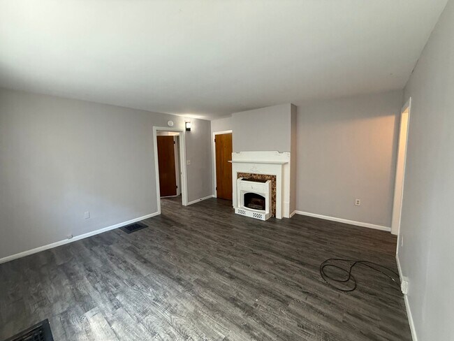 Building Photo - 1-bed 1-bath – Heritage Hill Apartment
