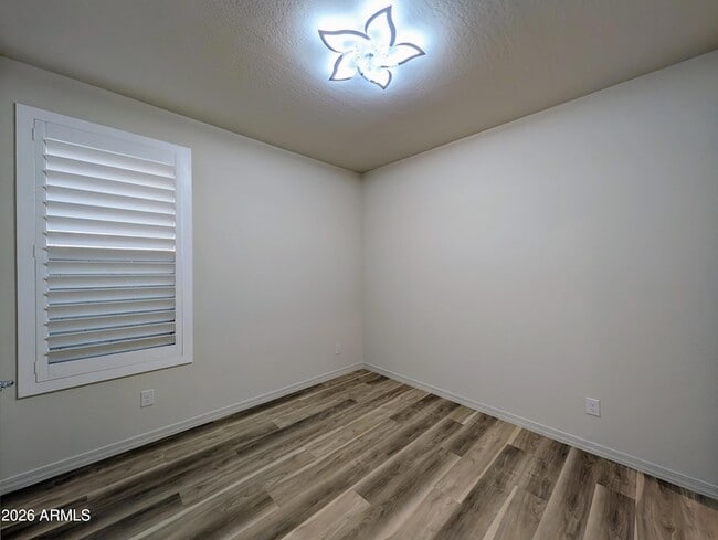 Building Photo - 5902 N 86th Dr