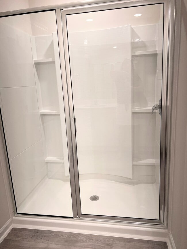 Building Photo - 455 David Hl Dr