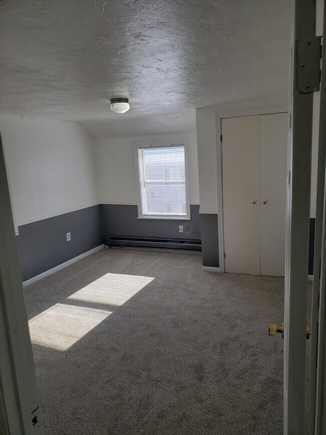 Bedroom - 156 E King St