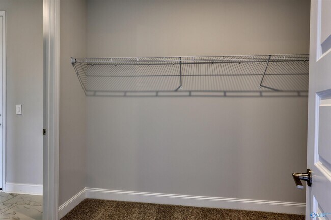 Building Photo - 188 Clift Crk Dr