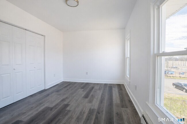 Building Photo - 17 Sherman Ave